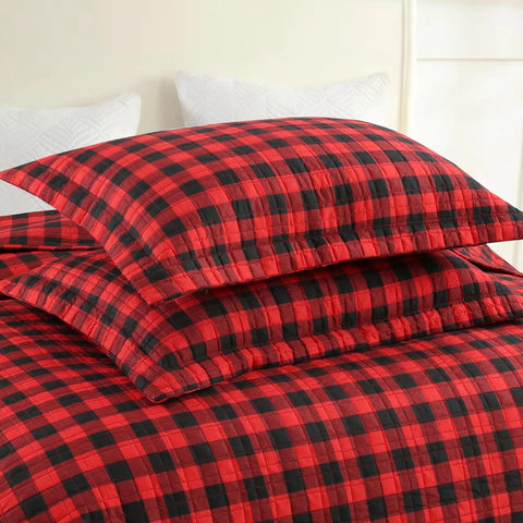 MarCielo 3 Piece Christmas Quilt Set