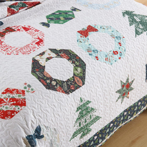 MarCielo 3 Piece Christmas Quilt Set